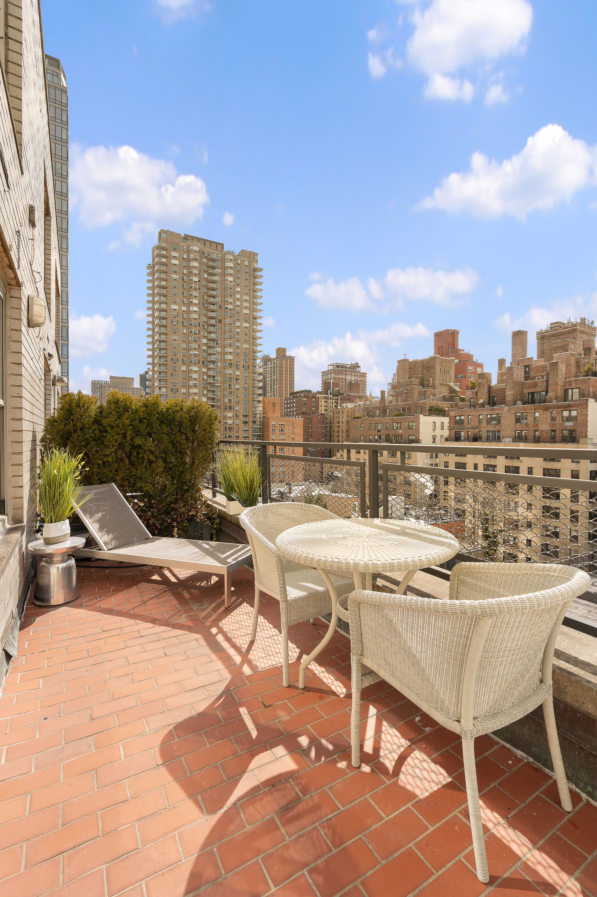 207 East 74th Street, Unit 11E Manhattan, NY 10021 - Photo 5 of 20 a view of a terrace with sitting area