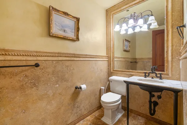 $5,195,000 | 919 South Gretna Green Way, Los Angeles, CA 90049