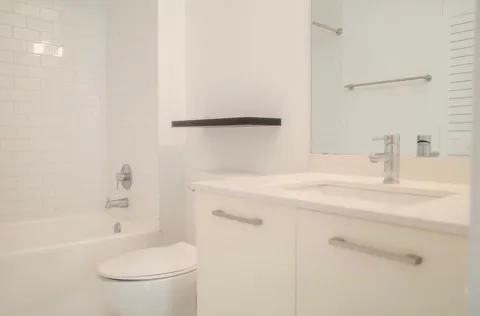 $375,000 | 151 Southeast 1st Street, Unit 1202, Miami, FL 33131