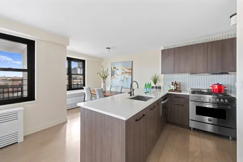 $1,540,000 | 175 West 95th Street, Unit 19F | Upper West Side