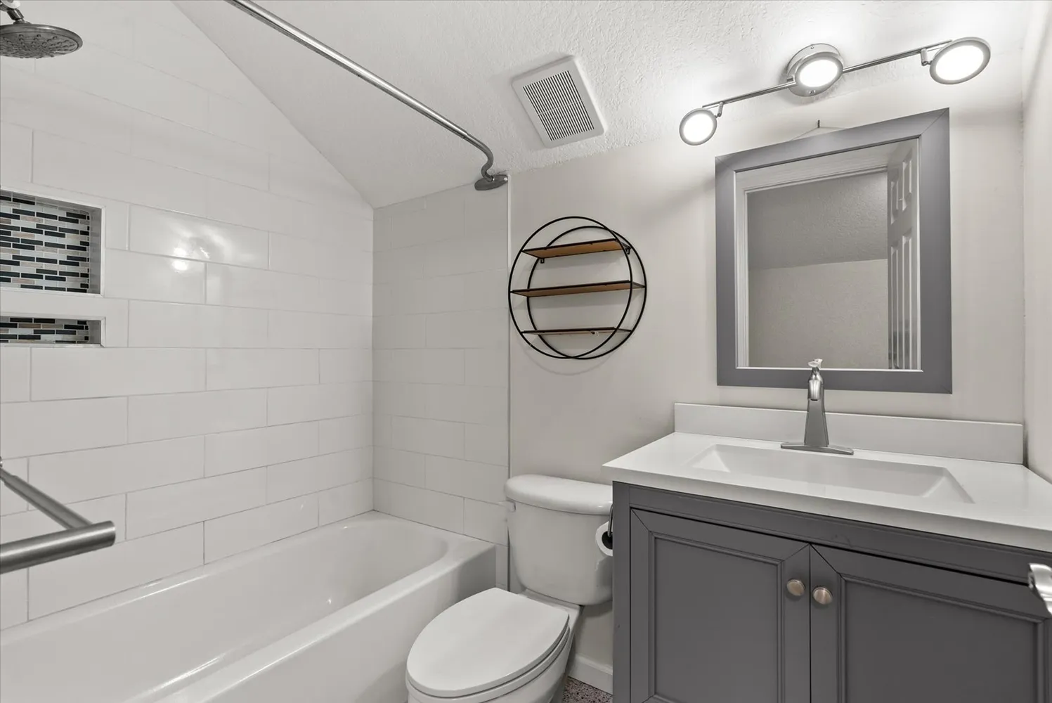 $574,900 | Undisclosed Address, Ruskin, FL 33570