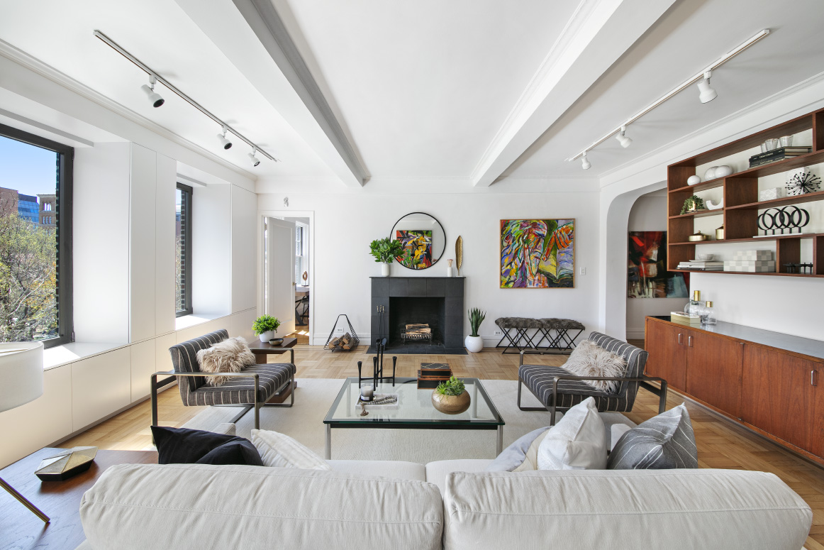 32 Washington Square West, Unit 7E Manhattan, NY 10011 - Photo 3 of 12