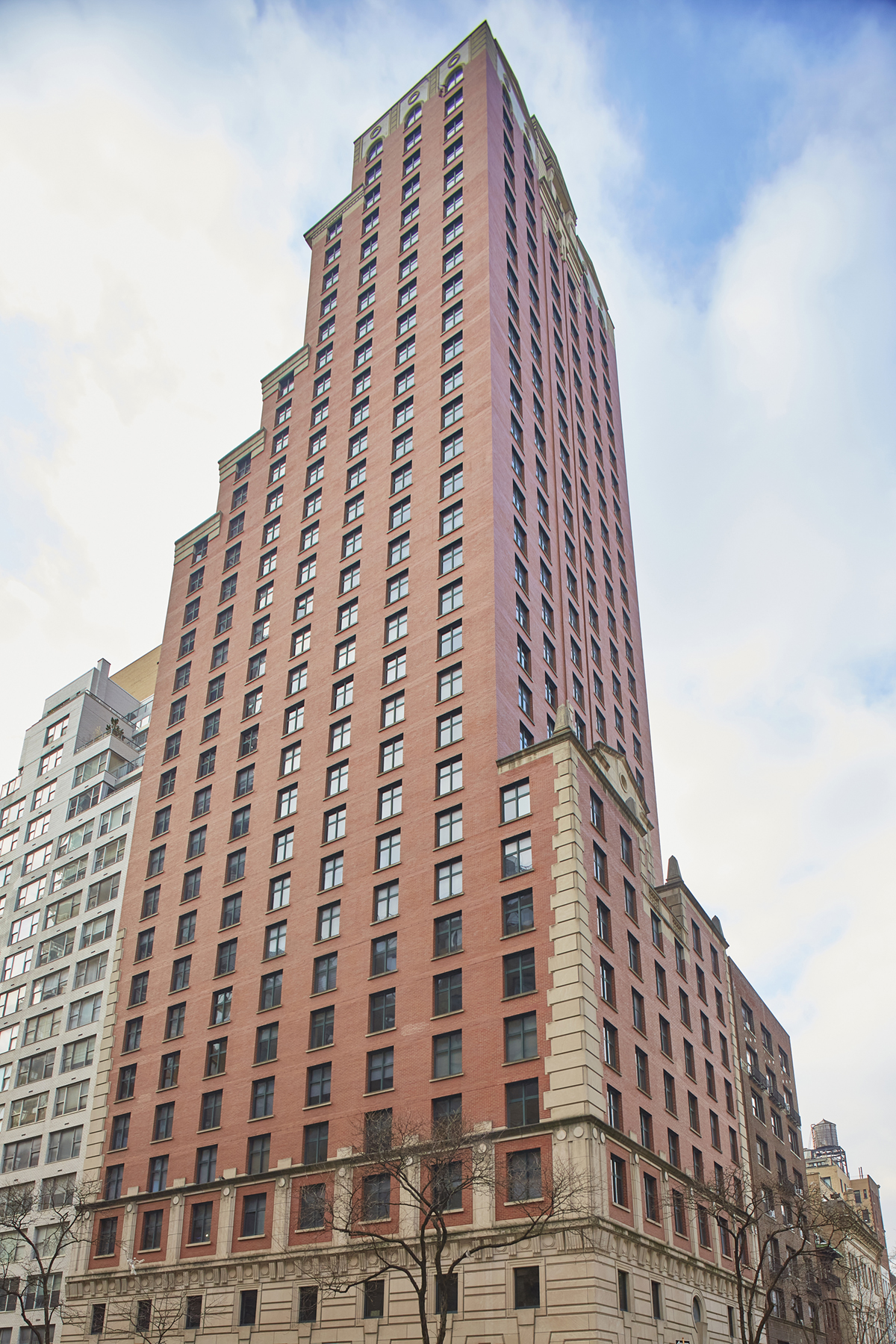 188 East 70th Street, Unit 8C Manhattan, NY 10021 - Photo 12 of 15 a view of a tall building