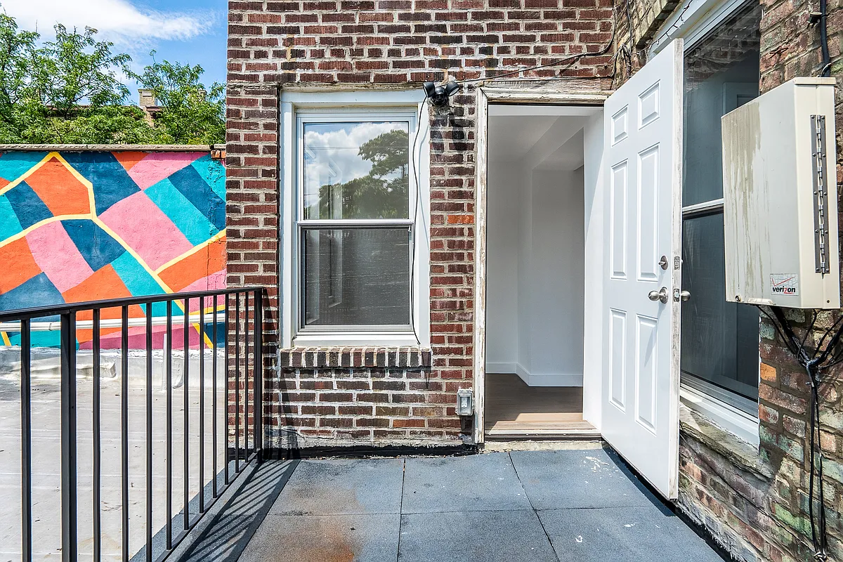 204 Smith Street, Unit 2R Brooklyn, NY 11201 - Photo 9 of 11