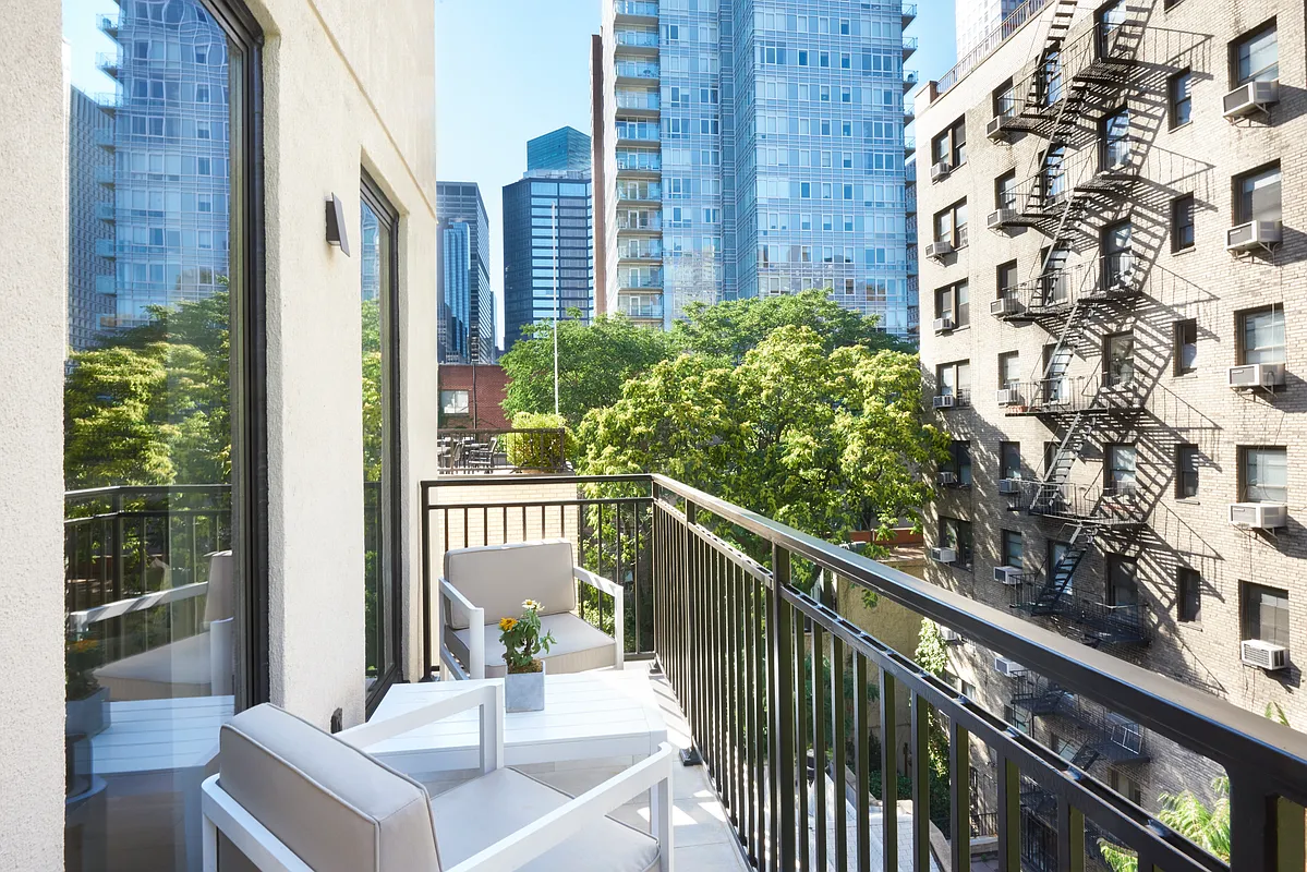 323 East 52nd Street, Unit PH Manhattan, NY 10022 - Photo 13 of 15