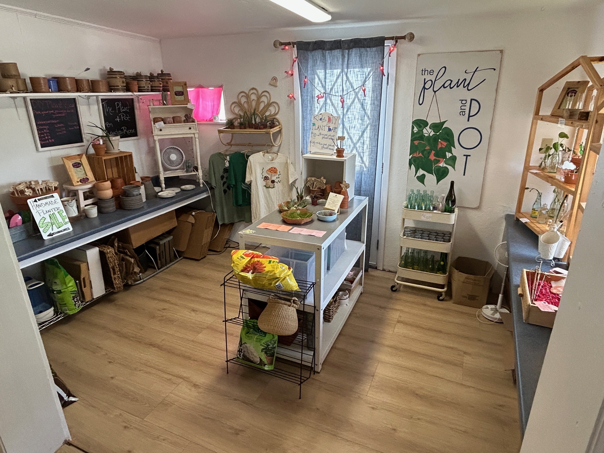 8518 Ranch To Market Road 1826 Austin, TX 78737 - Photo 9 of 17 a room with furniture and a wooden floor