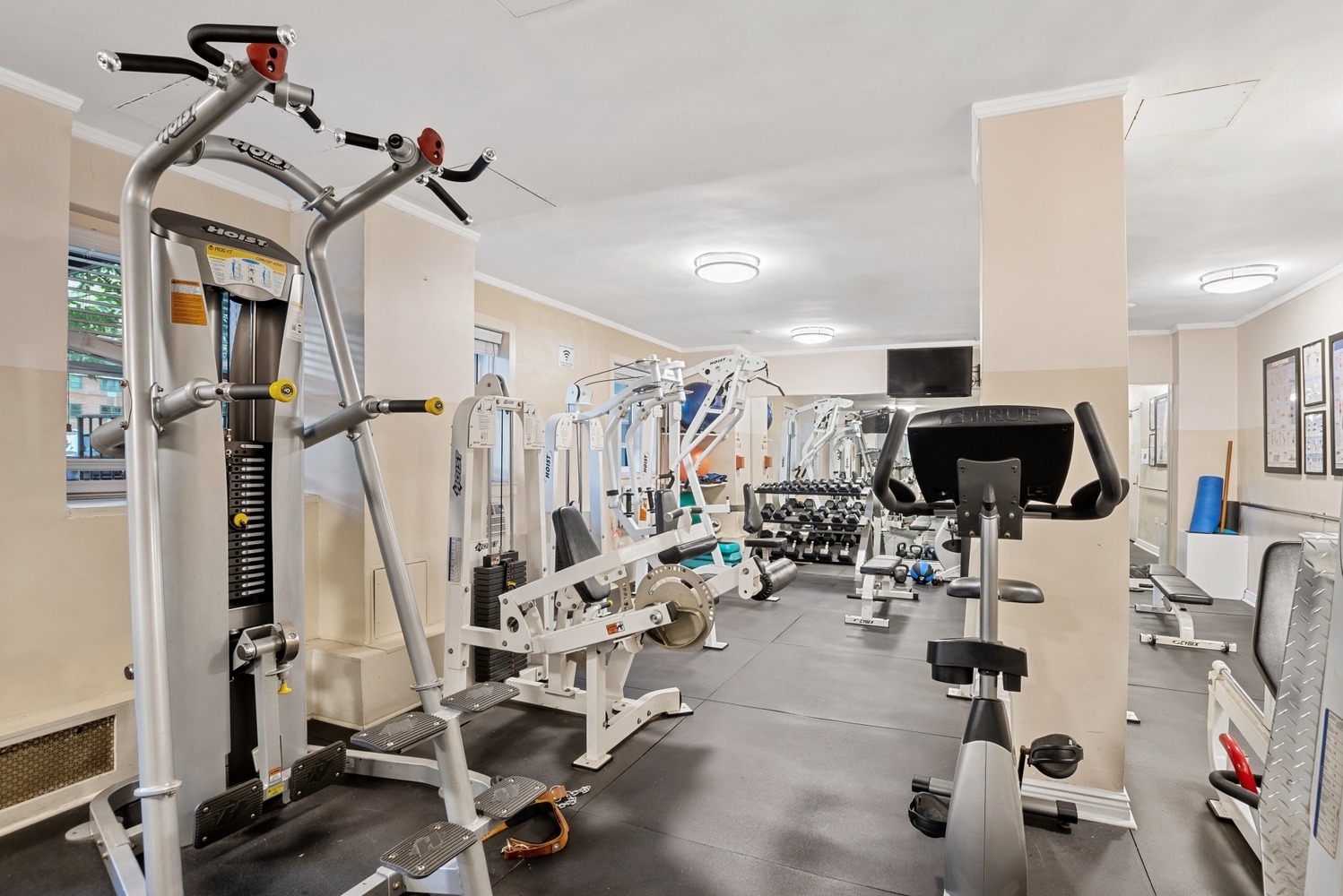 175 Willoughby Street, Unit 6F Brooklyn, NY 11201 - Photo 7 of 11 a view of a room with gym equipment