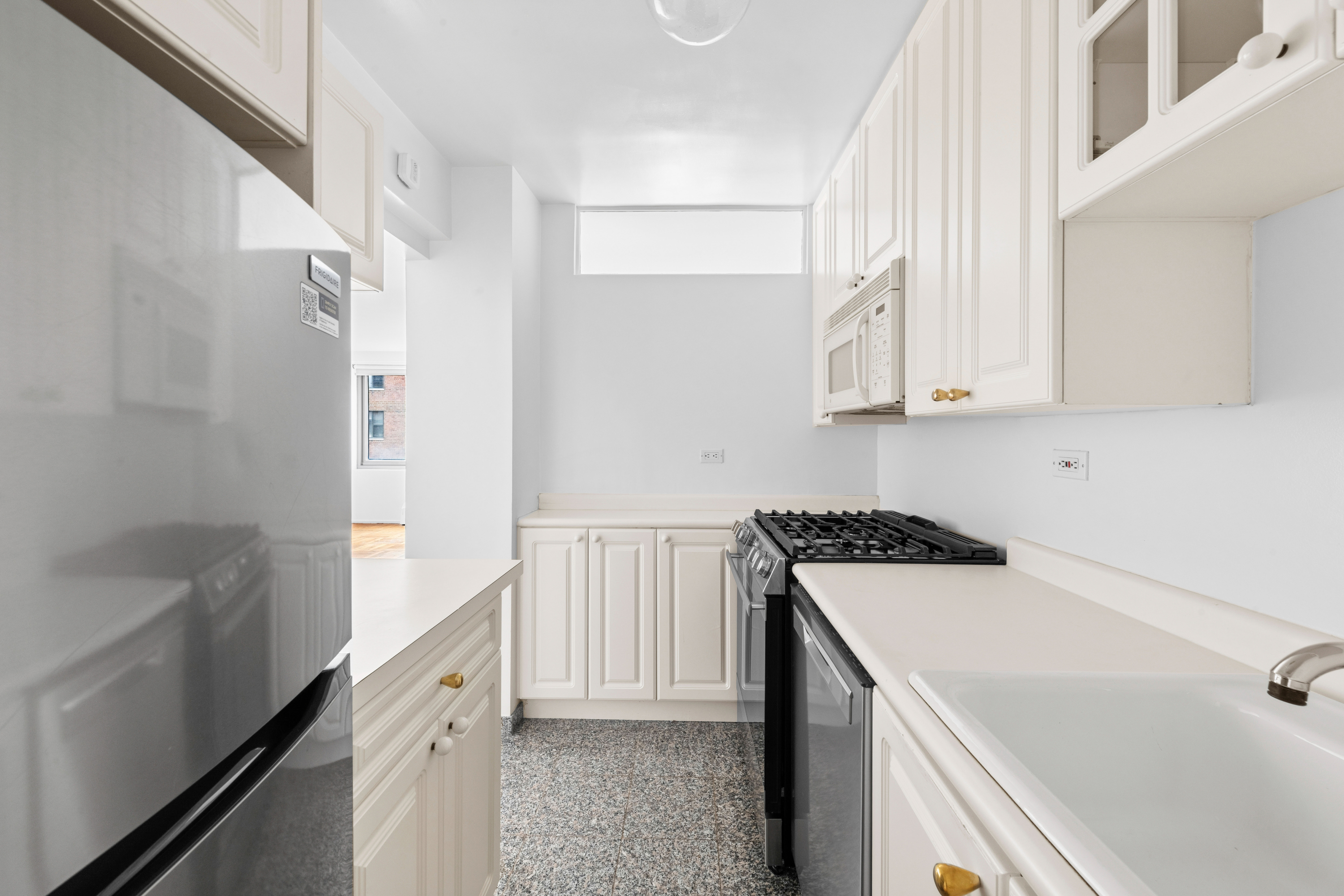 425 East 63rd Street, Unit W8E Manhattan, NY 10065 - Photo 5 of 15
