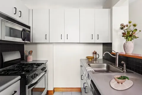 $875,000 | 375 Lincoln Place, Unit 1D | Prospect Heights