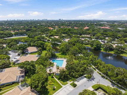 $355,000 | 10701 Chapman Oak Court, Palm Beach Gardens, FL 33410