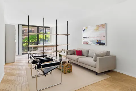 $775,000 | 343 East 74th Street, Unit 5H | Lenox Hill