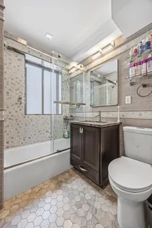 $2,700,000 | 10 East End Avenue, Unit 4JK | Upper East Side