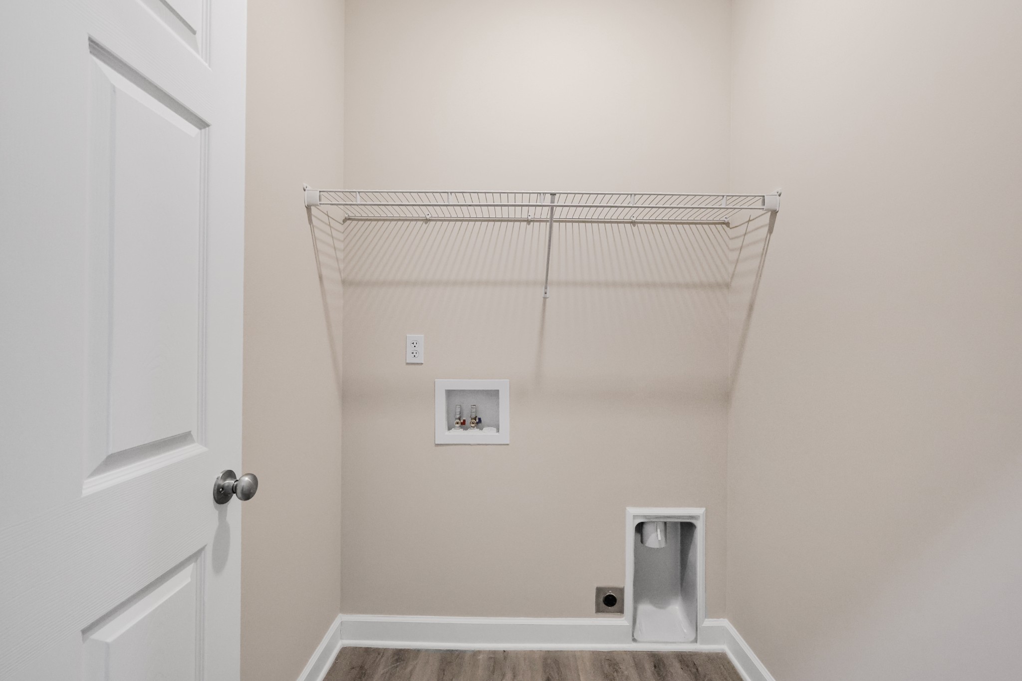871 Blessings Way Gallatin, TN 37066 - Photo 18 of 25 a bathroom with a bathtub