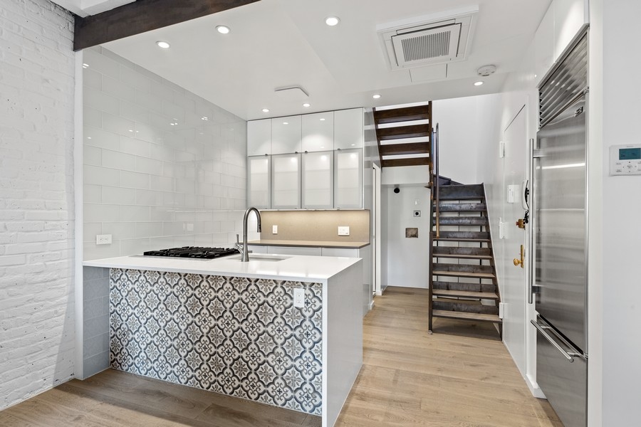 128 West 70th Street, Unit 10 Manhattan, NY 10023 - Photo 10 of 20 Gallery Image 10