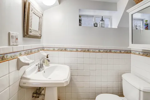 $1,225,000 | 3501 Bradley Lane, Chevy Chase, MD 20815