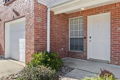 $215,000 | 100 Covington Meadow Circle, Unit B, Covington, LA 70433