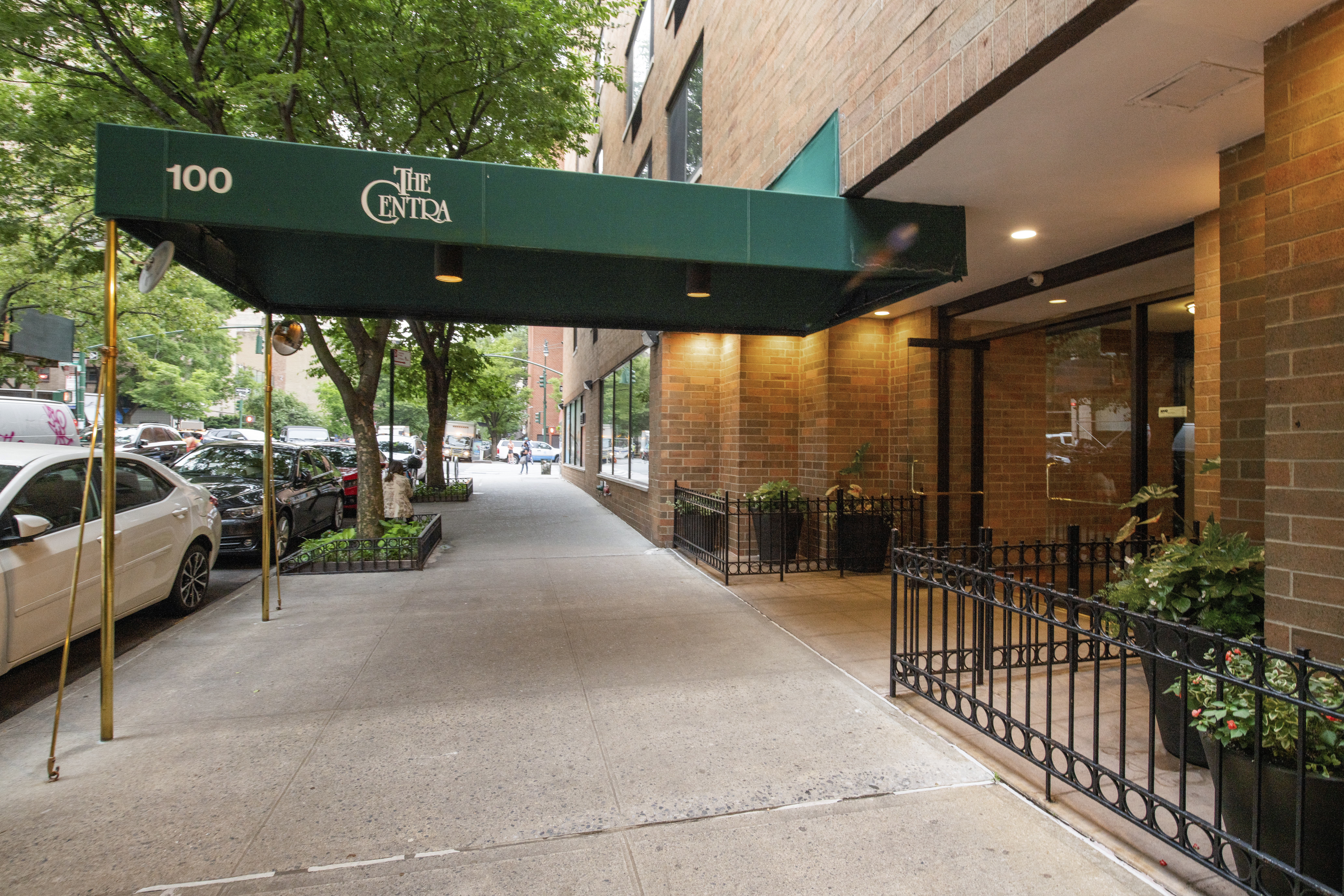 100 West 89th Street, Unit 3E Manhattan, NY 10024 - Photo 14 of 19 a view of a porch with furniture and a yard
