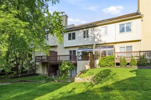 Contact Agent | Chanticleer, Cherry Hill, NJ 08003
