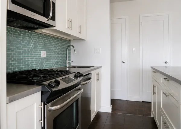 $7,995 | 175 West 12th Street, Unit 11E | West Village