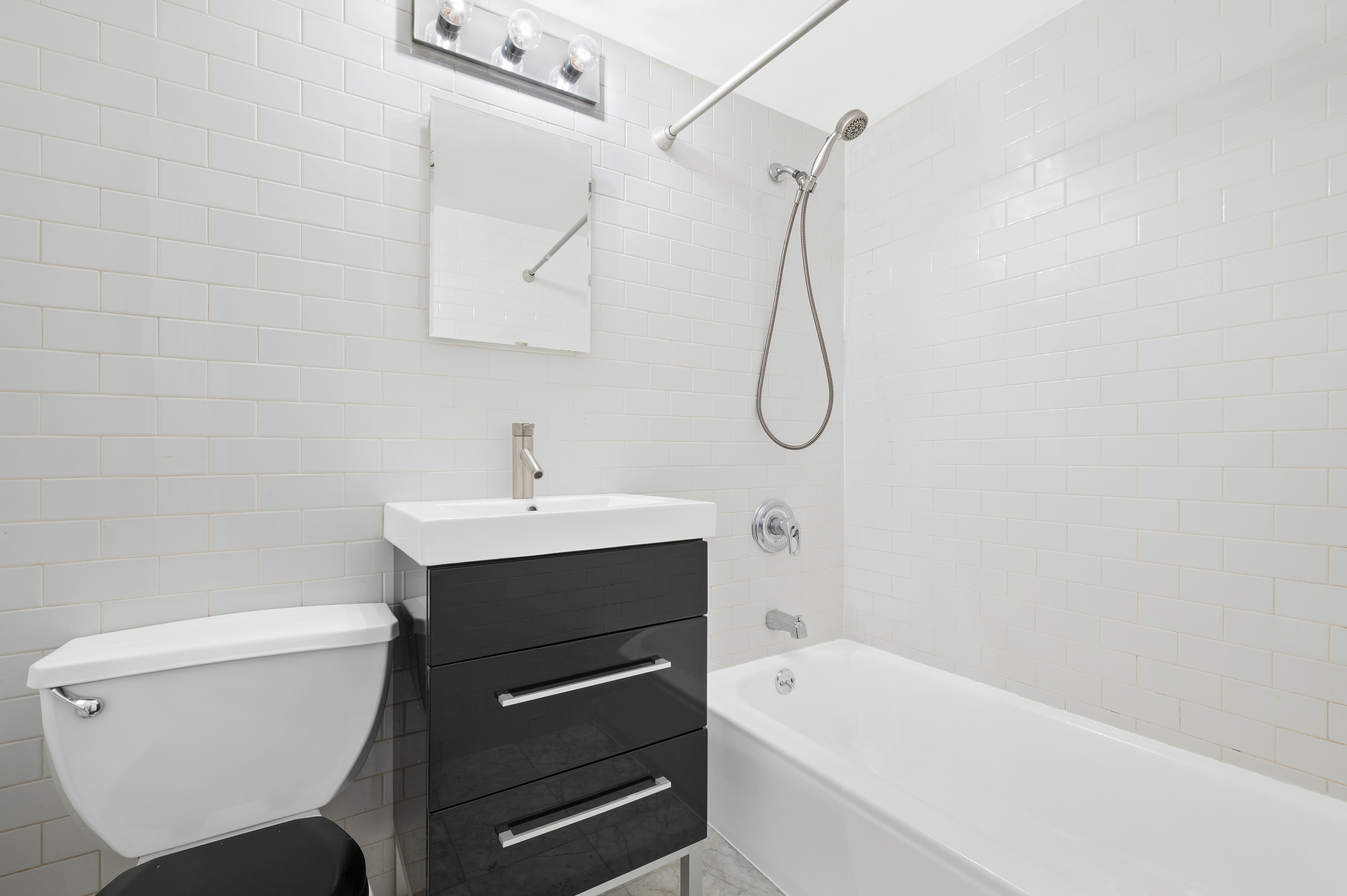 754 East 6th Street, Unit 5A Manhattan, NY 10009 - Photo 5 of 12