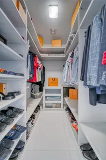 $5,799,900 | 88 Southwest 7th Street, Unit PH4303, Miami, FL 33130