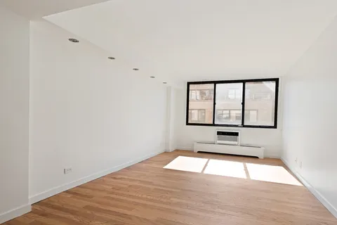 $1,699,000 | 16 West 16th Street, Unit 14NN | Flatiron