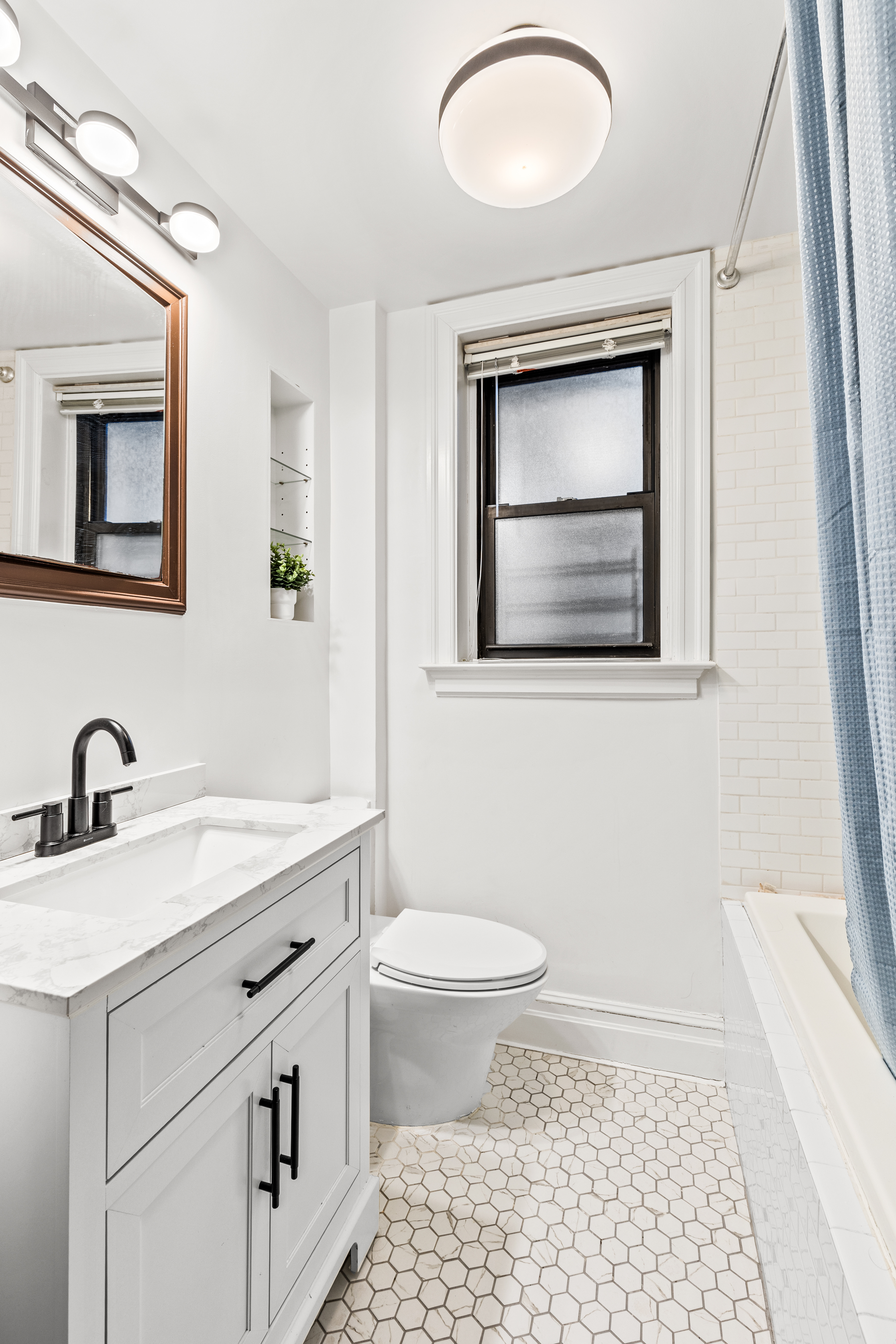 70 East 96th Street, Unit 2D Manhattan, NY 10128 - Photo 6 of 11