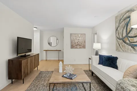 $920,000 | 303 West 66th Street, Unit 6BW | Upper West Side