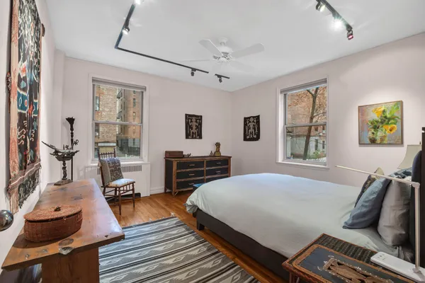 $900,000 | 120 Bennett Avenue, Unit 2MN | Hudson Heights