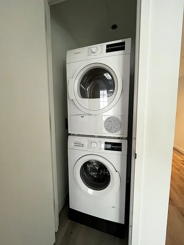 $4,798 | 535 West 43rd Street, Unit S14A | Hell's Kitchen