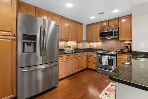 $690,000 | 5 Park Place, Unit 311, Annapolis, MD 21401