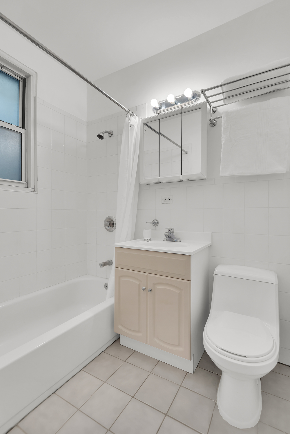 352 West 12th Street, Unit 5B Manhattan, NY 10014 - Photo 5 of 6