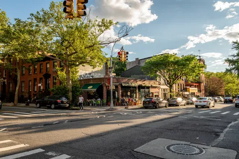 $875,000 | 325 Clinton Avenue, Unit 7A | Clinton Hill