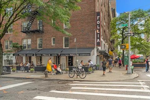 $925,000 | 210 East 17th Street, Unit 5C | Gramercy