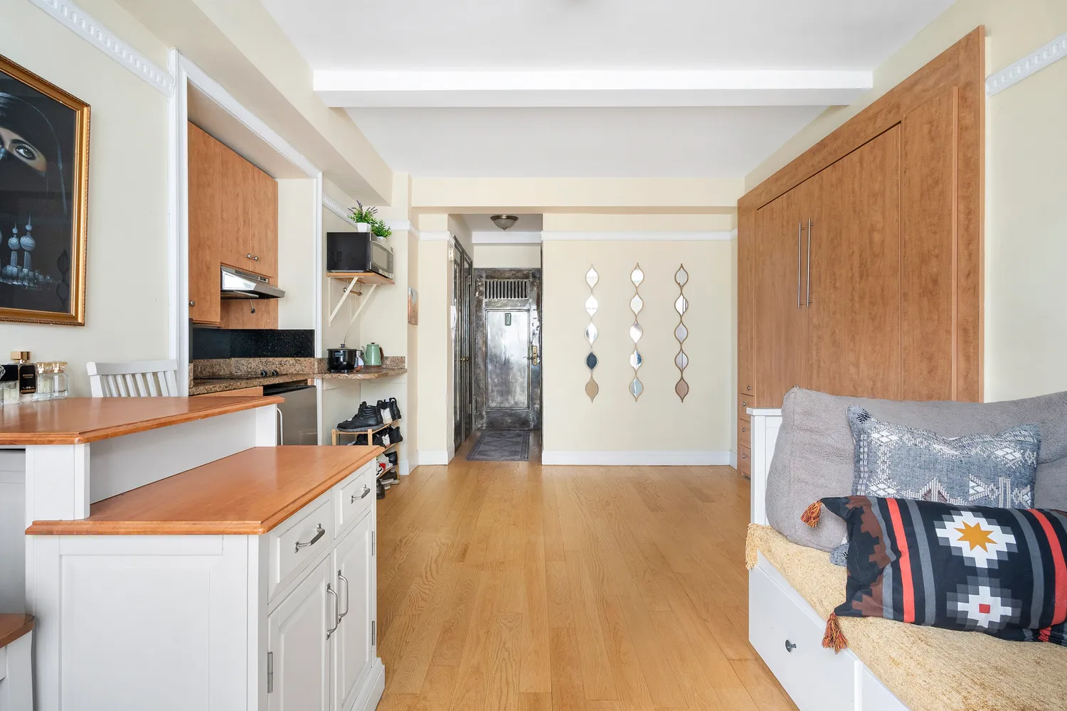 $325,000 | 25 Tudor City Place, Unit 922 | Murray Hill