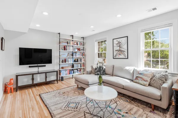 $1,100,000 | 500 H Street Southwest, Washington, DC 20024