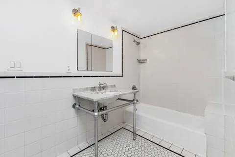 $2,950 | 598 Halsey Street, Unit 1 | Bedford-Stuyvesant