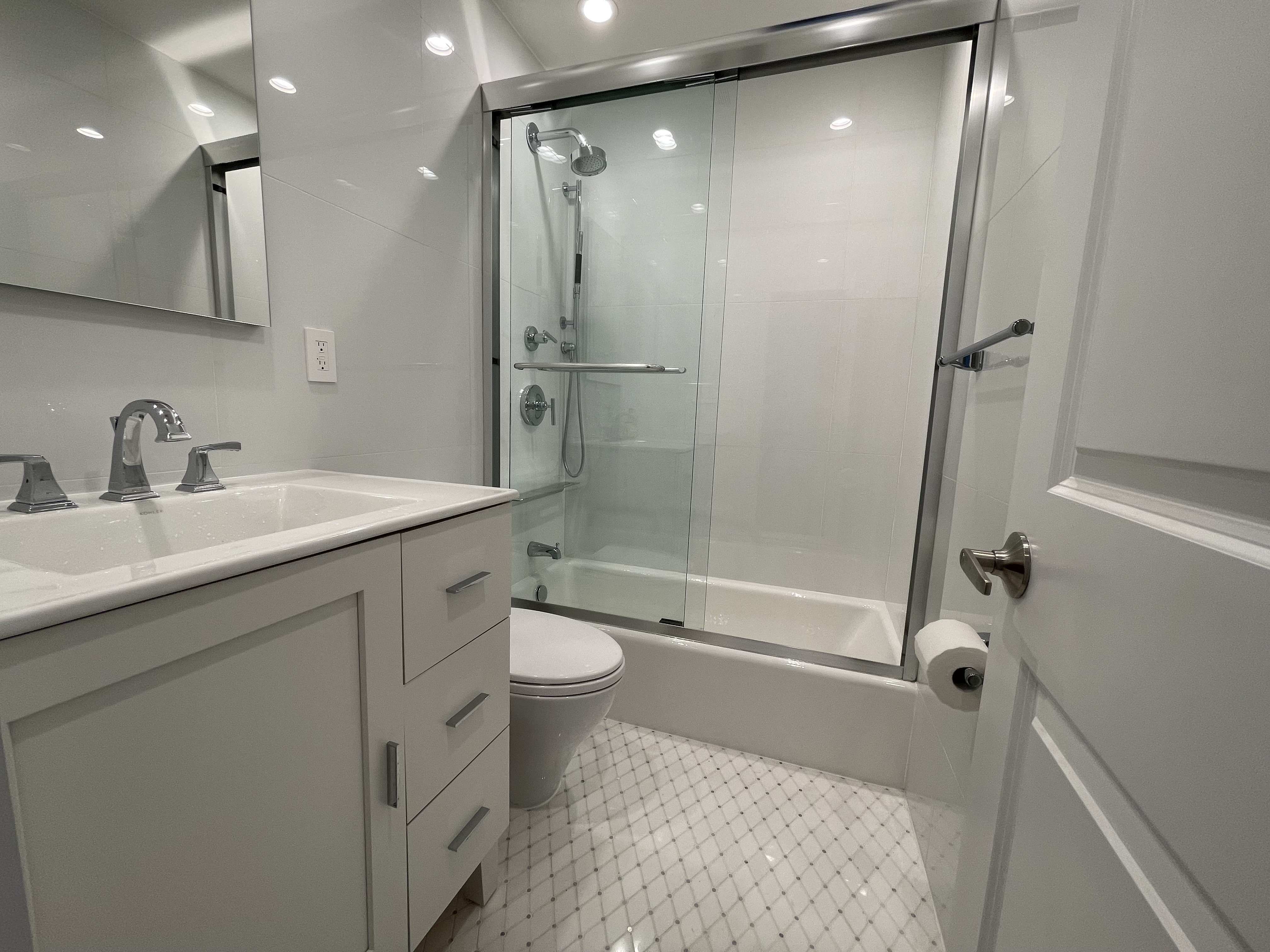 63-64 Grand Central Parkway, Unit 2 Queens, NY 11375 - Photo 3 of 8