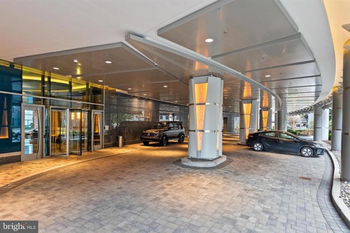 1881 North Nash Street, Unit 1009 Arlington, VA 22209 - Photo 35 of 36 a view of a room with gym equipment