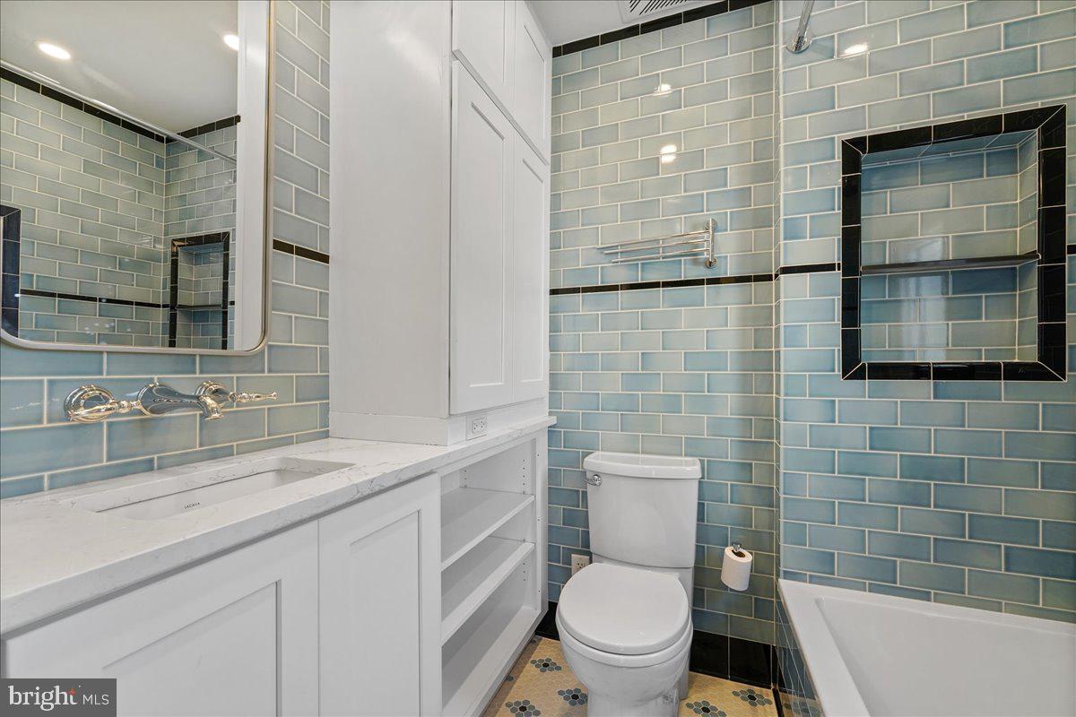 2308 Madison Square Philadelphia, PA 19146 - Photo 10 of 17