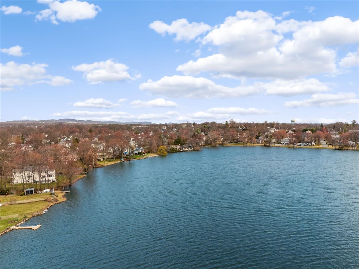 107 Kingston Road Parsippany, NJ 07054 - Photo 42 of 43 a view of an ocean and city
