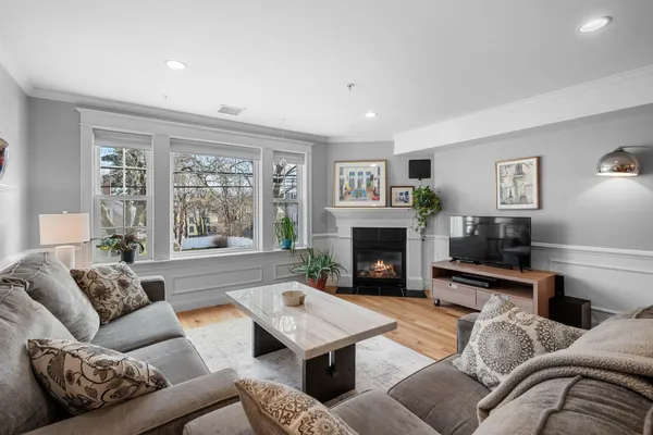 $670,000 | 100 Burrill Street, Unit 3, Swampscott, MA 01907