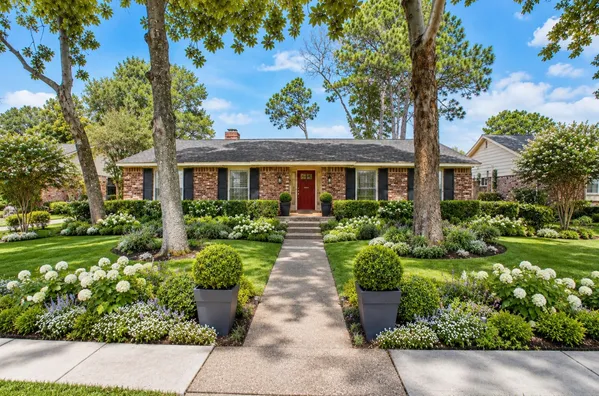 $451,664 | 10706 Inwood Drive, Houston, TX 77042