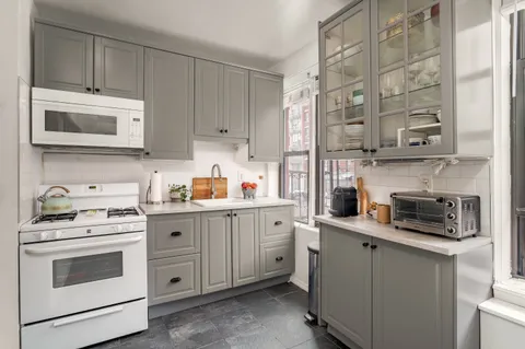$260,000 | 300 East 119th Street, Unit 2B | East Harlem