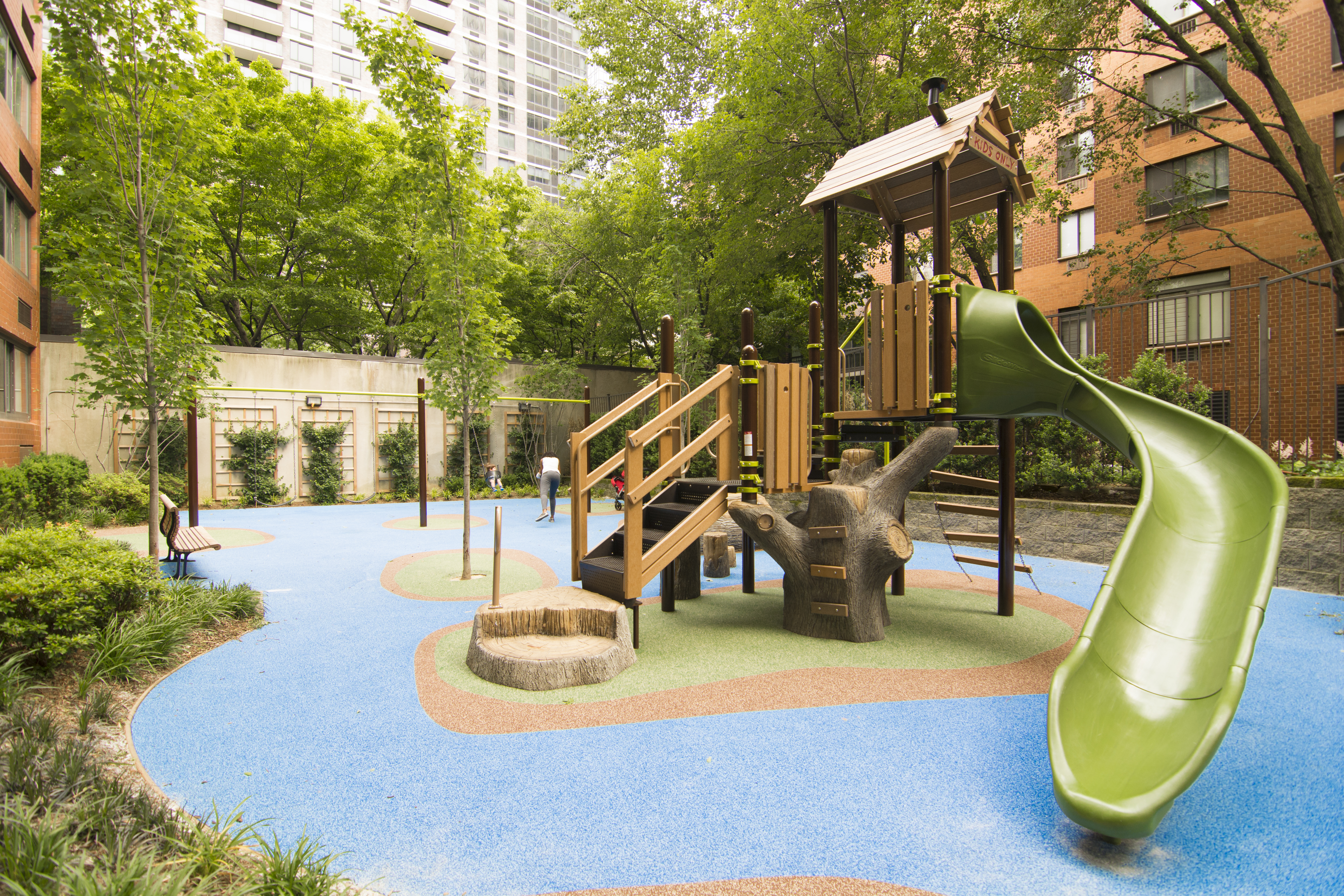 200 East 94th Street, Unit 2915 Manhattan, NY 10128 - Photo 18 of 21