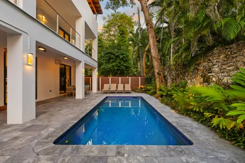 $4,950,000 | 3770 Kumquat Avenue, Miami, FL 33133