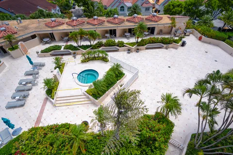 $515,000 | 19667 Turnberry Way, Unit 7B, Aventura, FL 33180