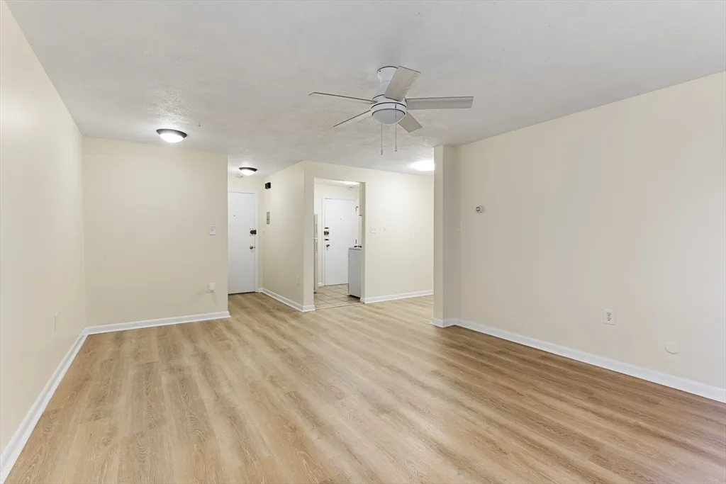 $2,375 | 354 Market Street, Unit 4, Boston, MA 02135