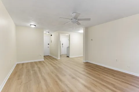 $2,375 | 354 Market Street, Unit 4, Boston, MA 02135