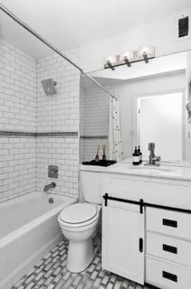 $4,200 | 222 West 14th Street, Unit 2M | West Village